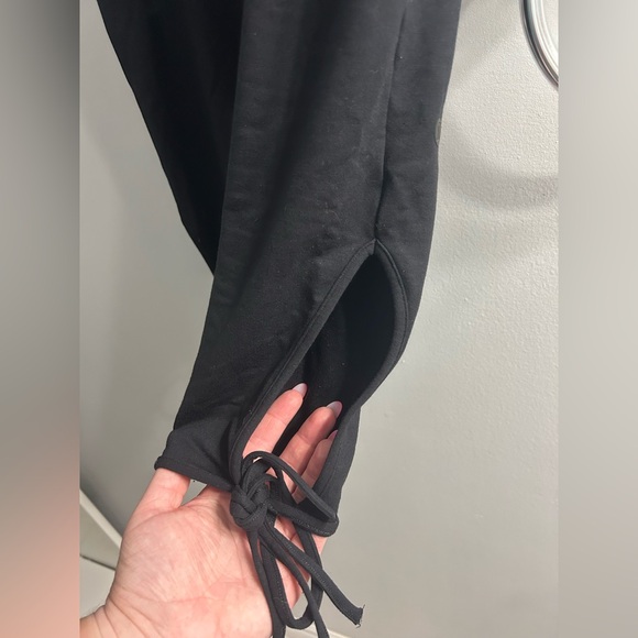 Lululemon black tie joggers black 23” - Picture 4 of 7